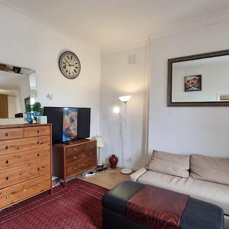 Extra Large One Bedroom Flat With Parking London Luaran gambar