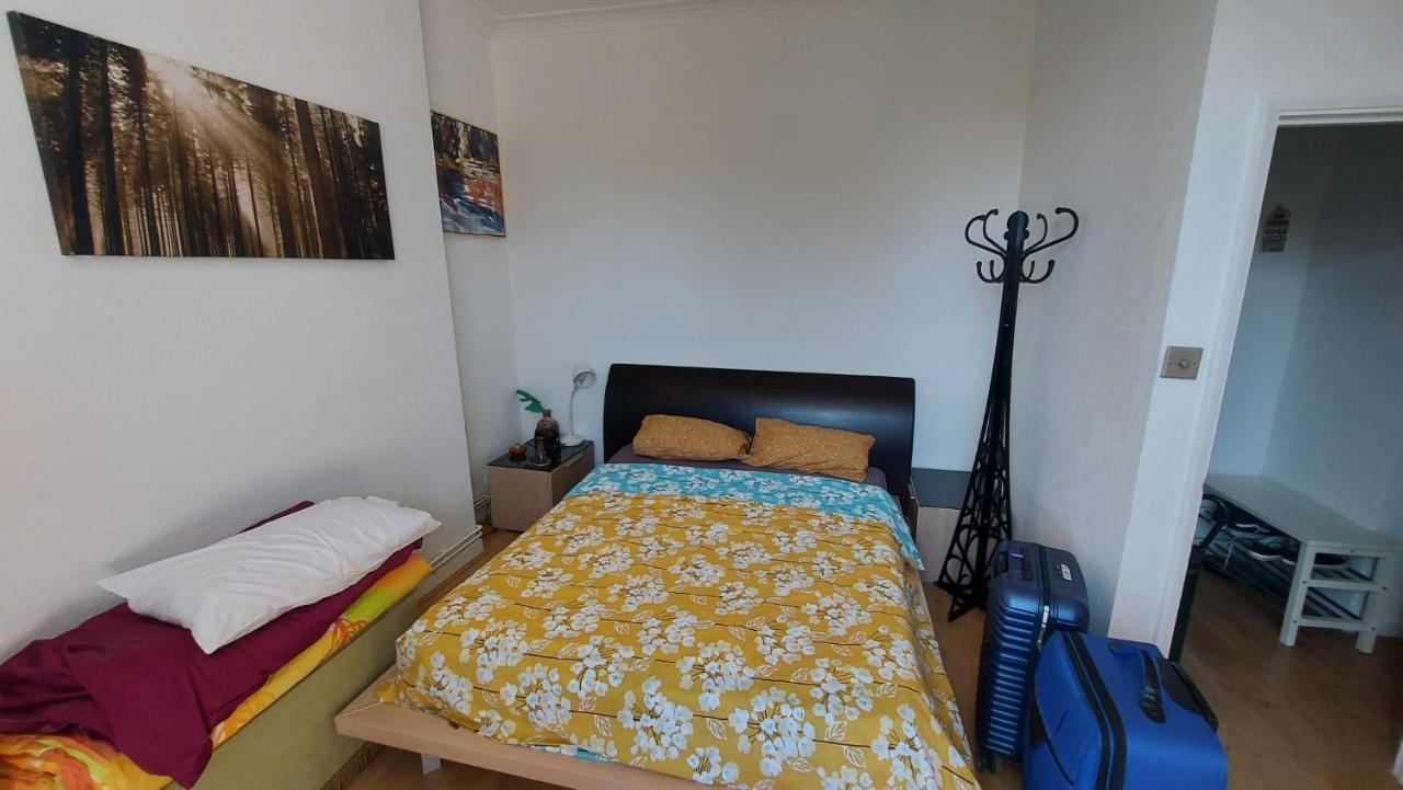 Extra Large One Bedroom Flat With Parking London Luaran gambar