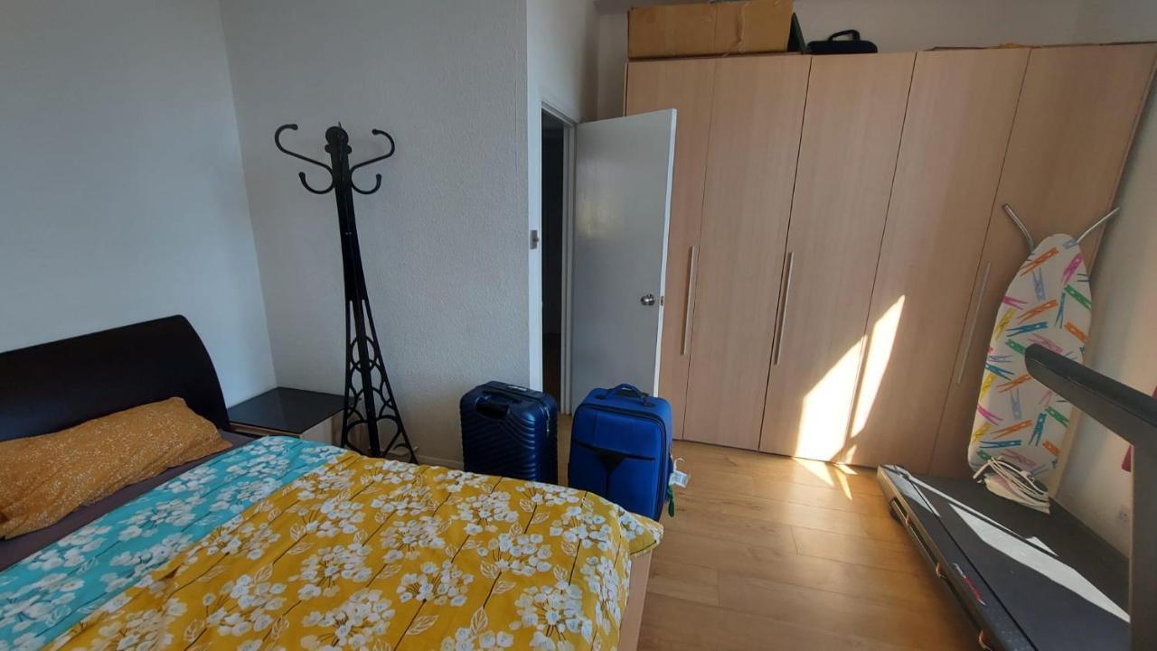 Extra Large One Bedroom Flat With Parking London Luaran gambar