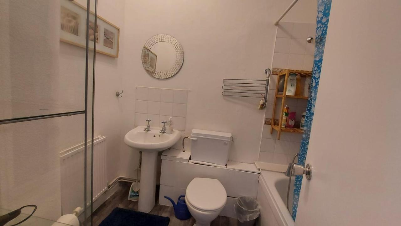 Extra Large One Bedroom Flat With Parking London Luaran gambar