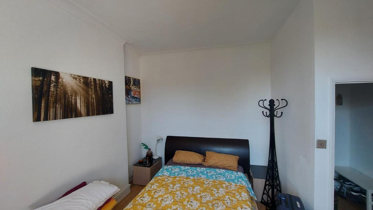 Extra Large One Bedroom Flat With Parking London Luaran gambar