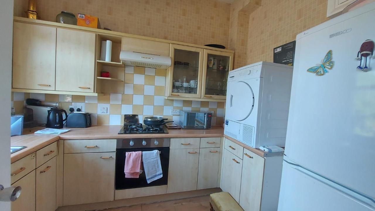 Extra Large One Bedroom Flat With Parking London Luaran gambar