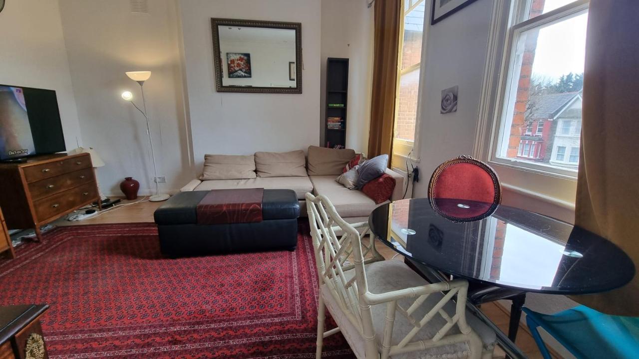 Extra Large One Bedroom Flat With Parking London Luaran gambar