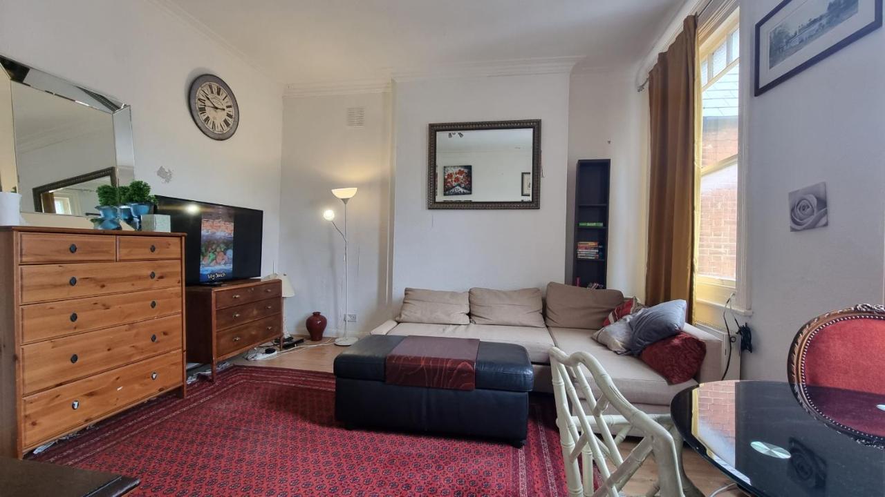 Extra Large One Bedroom Flat With Parking London Luaran gambar